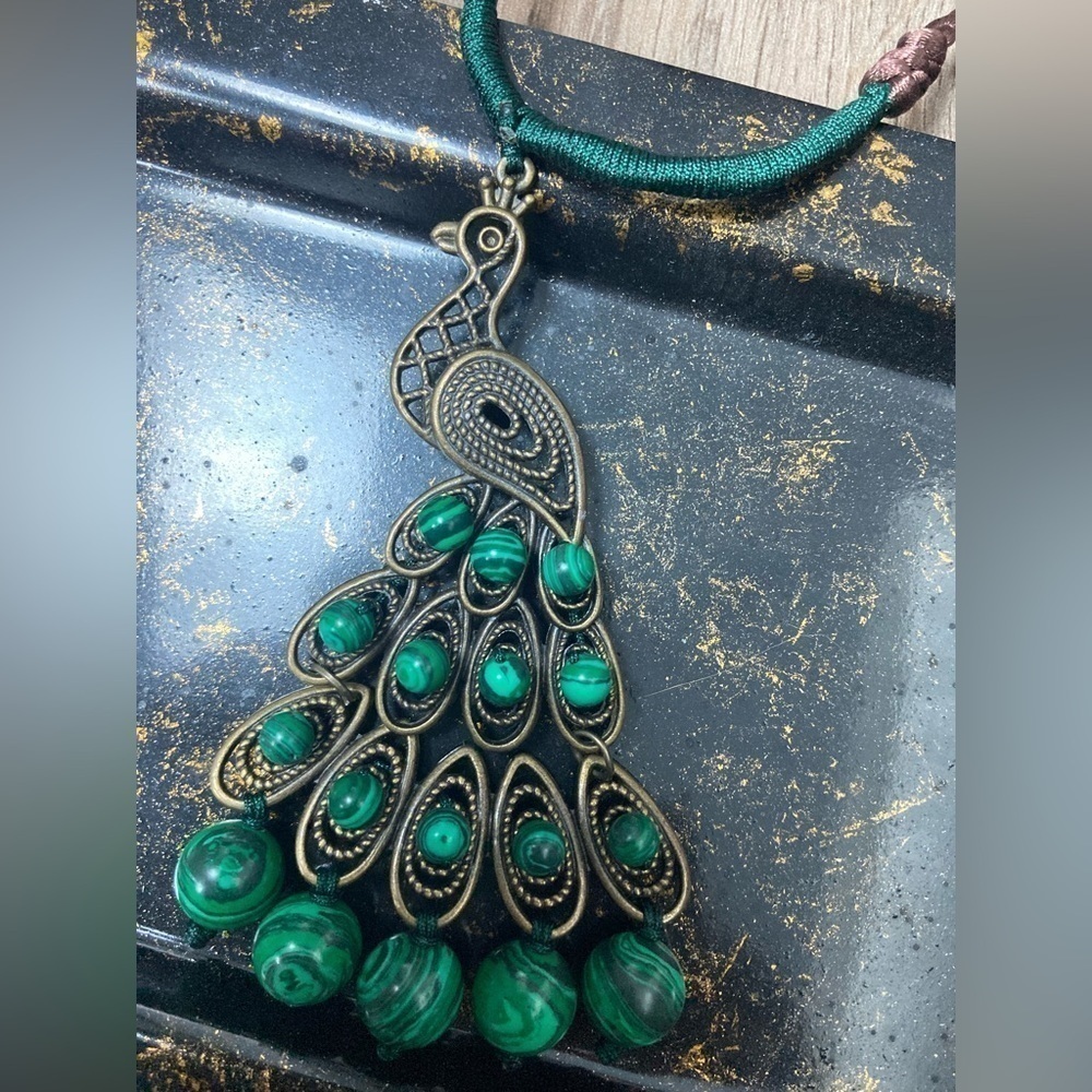 Vintage Peacock Green Stone Statement Rope Necklace